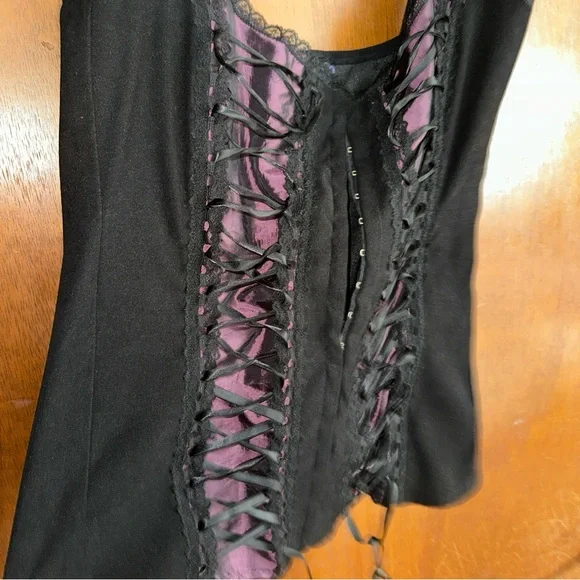 Black and Purple Lace-Up Corset - Picture 10 of 12